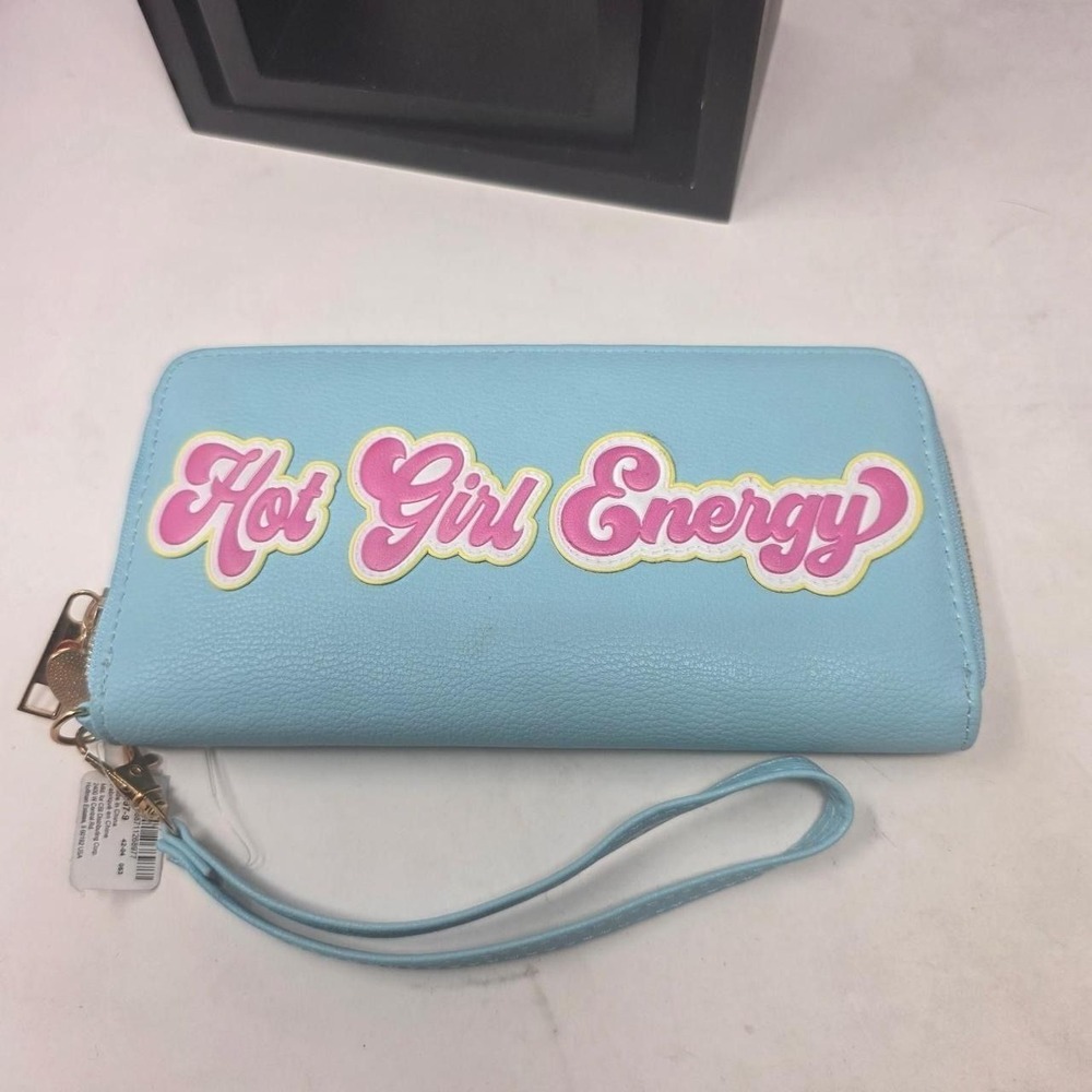 Claire's hot girl‎ energy wallet